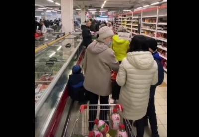 В Костроме покупатели атаковали магазин после объявления о распродаже
