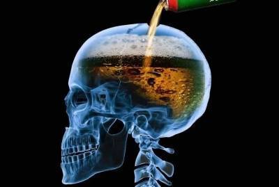 Британские ученые объяснили разрушительное воздействие алкоголя на мозг