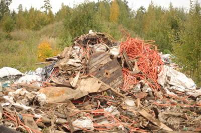 350 кубов мусора вывезли из устья реки Смоленки в Петербурге
