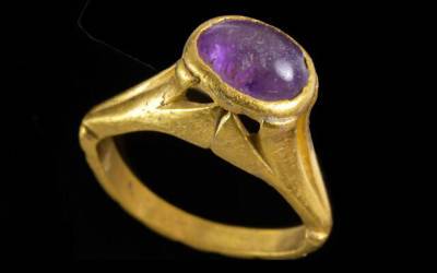 В Израиле нашли древнее кольцо «от похмелья»
