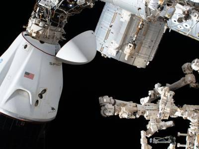 NASA перенесло возвращение астронавтов с МКС на Землю