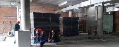 Андрей Травников контролирует ход работ на стройплощадке ЛДС