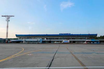 Пассажирский самолет дважды не смог сесть в Красноярске и улетел в Хакасию