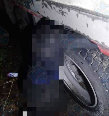 Мужчина погиб во время ремонта машины в Рябово