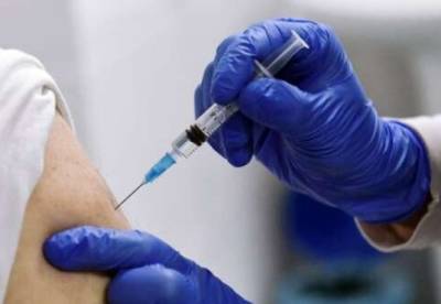 Украинцев без прививки отстранят от работы