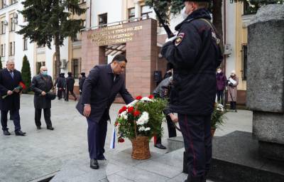 Губернатор Игорь Руденя принял участие в траурном митинге в память о сотрудниках органов внутренних дел, погибших при исполнении служебного долга