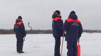 Обманчивый лед: сотрудники МЧС начали патрулировать замерзшие водоемы