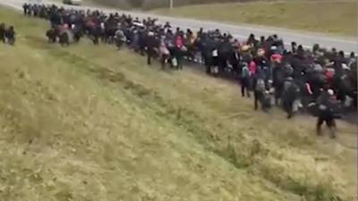 В Белоруссии заявили о движении сотен беженцев к границе с Польшей