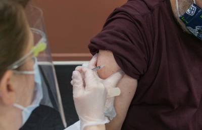 Ученый призвал к принудительной вакцинации от коронавируса