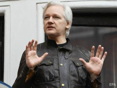 Основатель WikiLeaks Ассанж и его невеста подали в суд на главу британского минюста