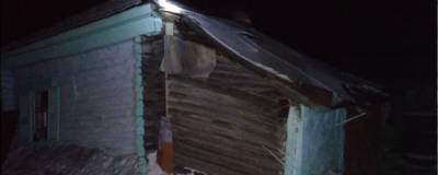 В НСО пожарные спасли из-под завалов в частном доме женщину