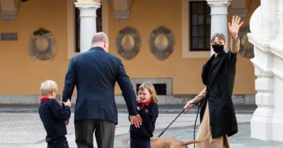 князь Альбер - Княгиня Шарлен вернулась в Монако после 10-месячного отсутствия (фото) - focus.ua - Украина - Монако - Княжество Монако - Юар - Княжество Монако