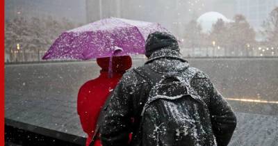 Москвичей и жителей Подмосковья предупредили о мокром снеге и гололедице