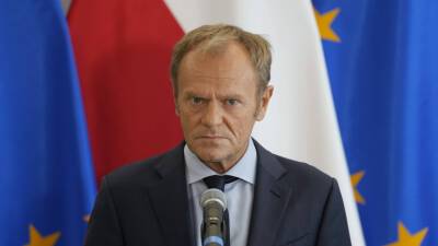 Туск предложил обсудить в рамках НАТО ситуацию с мигрантами на границе Польши