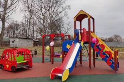 В трех населенных пунктах Тульской области установили новые детские игровые площадки