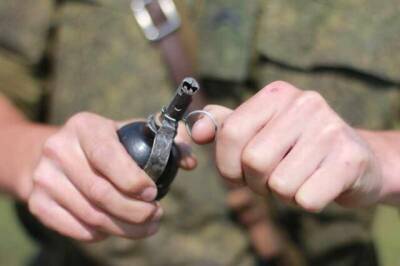 Боец ВСУ во время учений получил осколочные ранения от разрыва гранаты