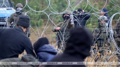 ГПК: перед польскими заграждениями на линии границы находятся более 2 тыс. беженцев