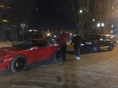 В Новосибирске спорткар пострадал в ДТП на улице Дмитрия Донского
