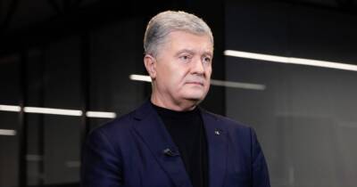 Мы не дадим уничтожить свободные СМИ: Петр Порошенко передал акции “Прямого” и “5 канала” журналистам