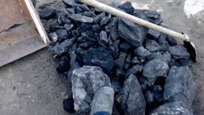 Украина не может раздобыть деньги и завезти уголь в отопительный...