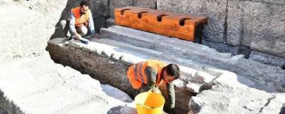 Археологи Измирского ГУ в Турции нашли туалет для артистов в руинах древнего театра