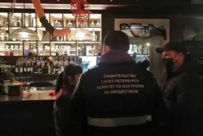 Шесть петербургских баров и ночных клубов закрыли за работу в локдаун