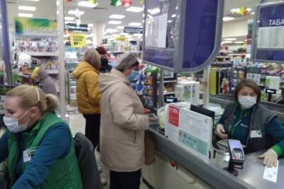 В 318 магазинах Курска в праздничные дни отловили 9 «безмасочников»
