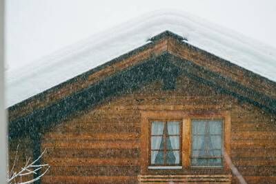 Россиянам рассказали, как прожить зиму на даче в тепле и с пользой для здоровья