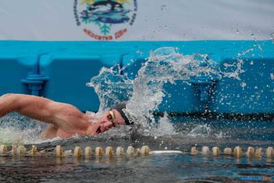 21 медаль завоевали сахалинцы на соревнованиях по зимнему плаванию