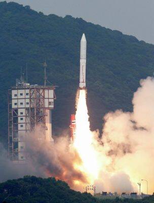 Япония запустила в космос ракету с вьетнамским спутником