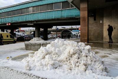 Мэр раскритиковал уборку снега в центре Новосибирска