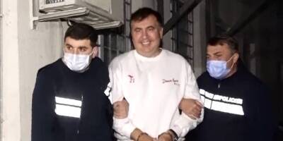 «Вот, птичка, ты в наших руках» Саакашвили заявил, что его избили и таскали за волосы