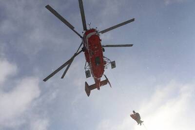 Спасатели вылетели для эвакуации экипажа севшего на мель в Приморье корабля