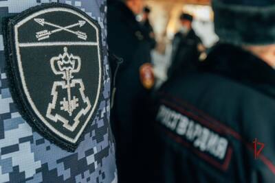 Сотрудники Росгвардии оперативно задержали подозреваемого в попытке ограбления магазина в Томске