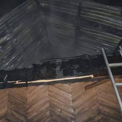 В Кузбассе при пожаре в доме погибла женщина и пострадал мужчина