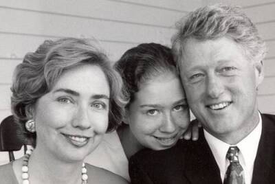Билл Клинтон и Хиллари Клинтон посетили марафон, в котором принимала участие их единственная дочь Челси