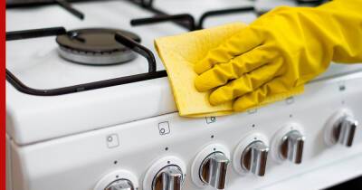 Как быстро отмыть жир и нагар с плиты: 5 доступных средств