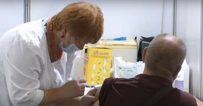 Медики попадут в список работников, подлежащих обязательной вакцинации, — Ляшко - focus.ua - Украина