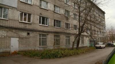 Подъезд бывшего общежития на Бекешской страдает от влажности - penzainform.ru - Пар