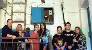 Жильцы аварийного дома в Сочи потребовали выделить им новые квартиры