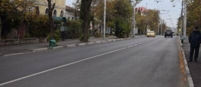 В Севастополе дорожные рабочие досрочно завершили ремонт на улице Розы Люксембург