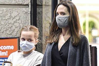 Анджелина Джоли с дочерью Вивьен на шопинге в Голливуде: новые фото