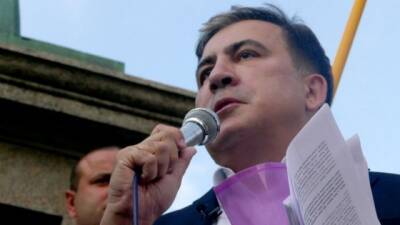 Саакашвили вывезли из тюрьмы на вертолете. Адвокаты сделали громкое заявление