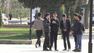 Таджикским студентам вузов Кыргызстана не разрешают выехать из страны. Почему?