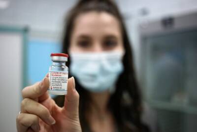 Коронавирус. Минздрав расширил список профессий с обязательной вакцинацией