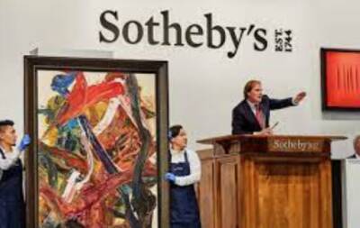 Sotheby's выставил на торги в Женеве бриллианты Марии-Антуанетты и кроссовки Коби Брайанта