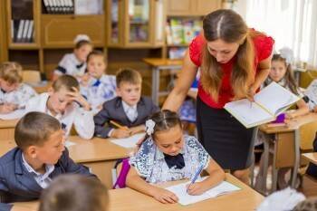 За 32 тысячи рублей готовы работать в школе учителя Вологодчины