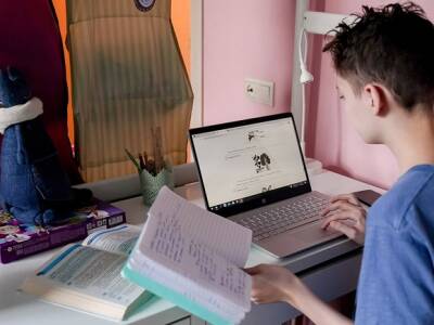Почти 70% школьников в России повторно сталкивались с травлей в интернете