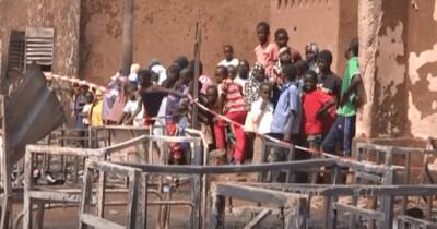 В Нигере горели школьные классы из соломы, погибли 25 детей