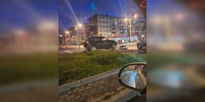 Во время ДТП в Петербурге с участием кареты «скорой» пострадали два фельдшера и врач